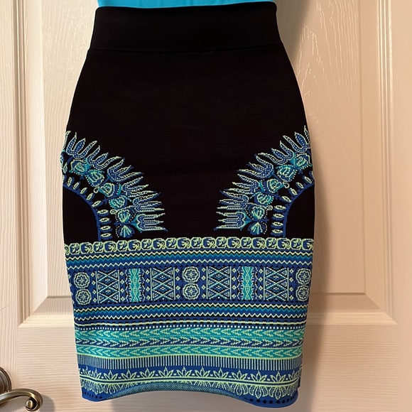 BCBG power skirt - Picture 3 of 4